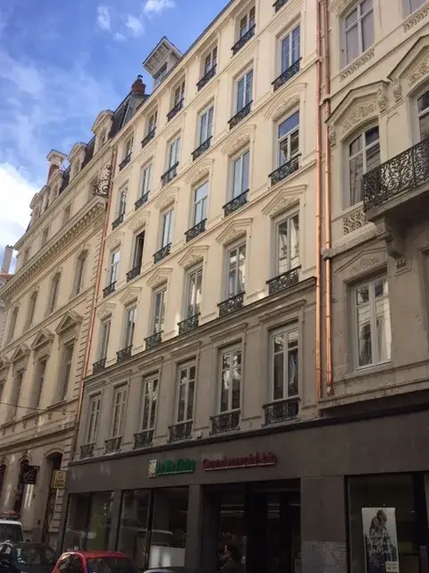 façade 7