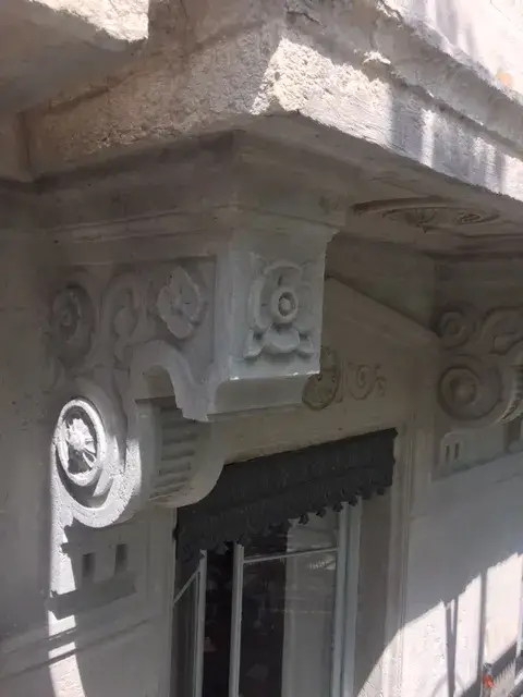 façade 8